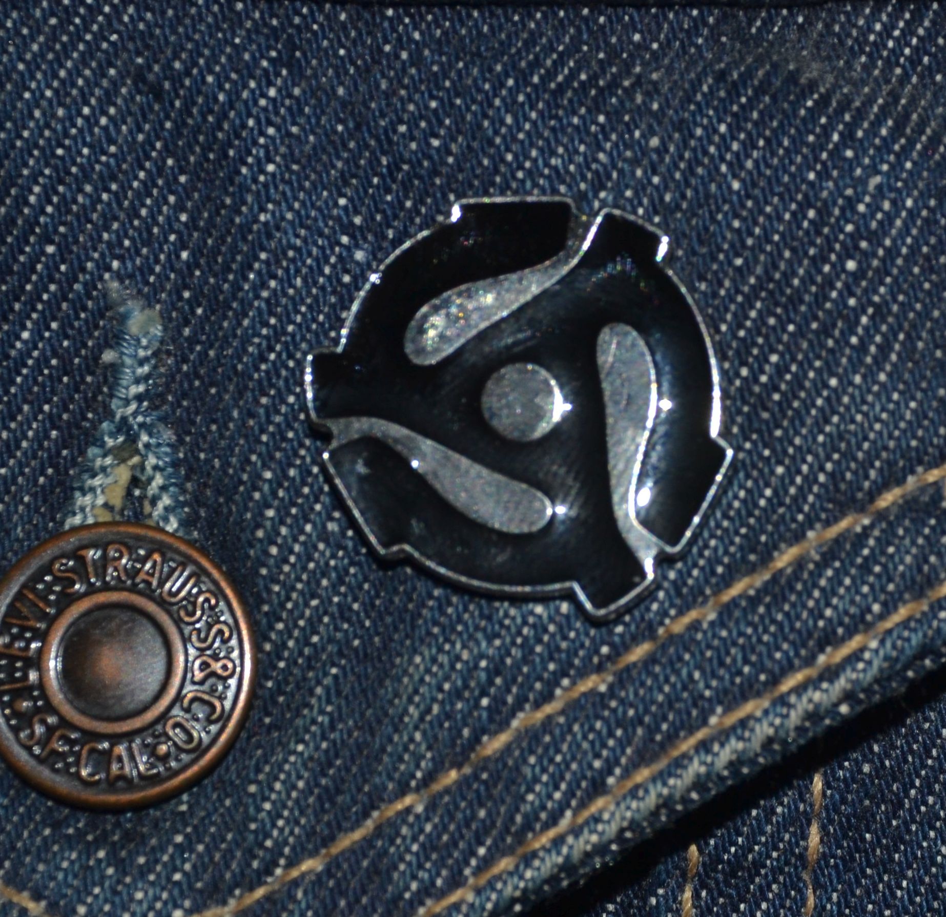 Vinyl Record Puck Pin - 7 Inch Vinyl Adaptor